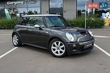 MINI Cooper  2005