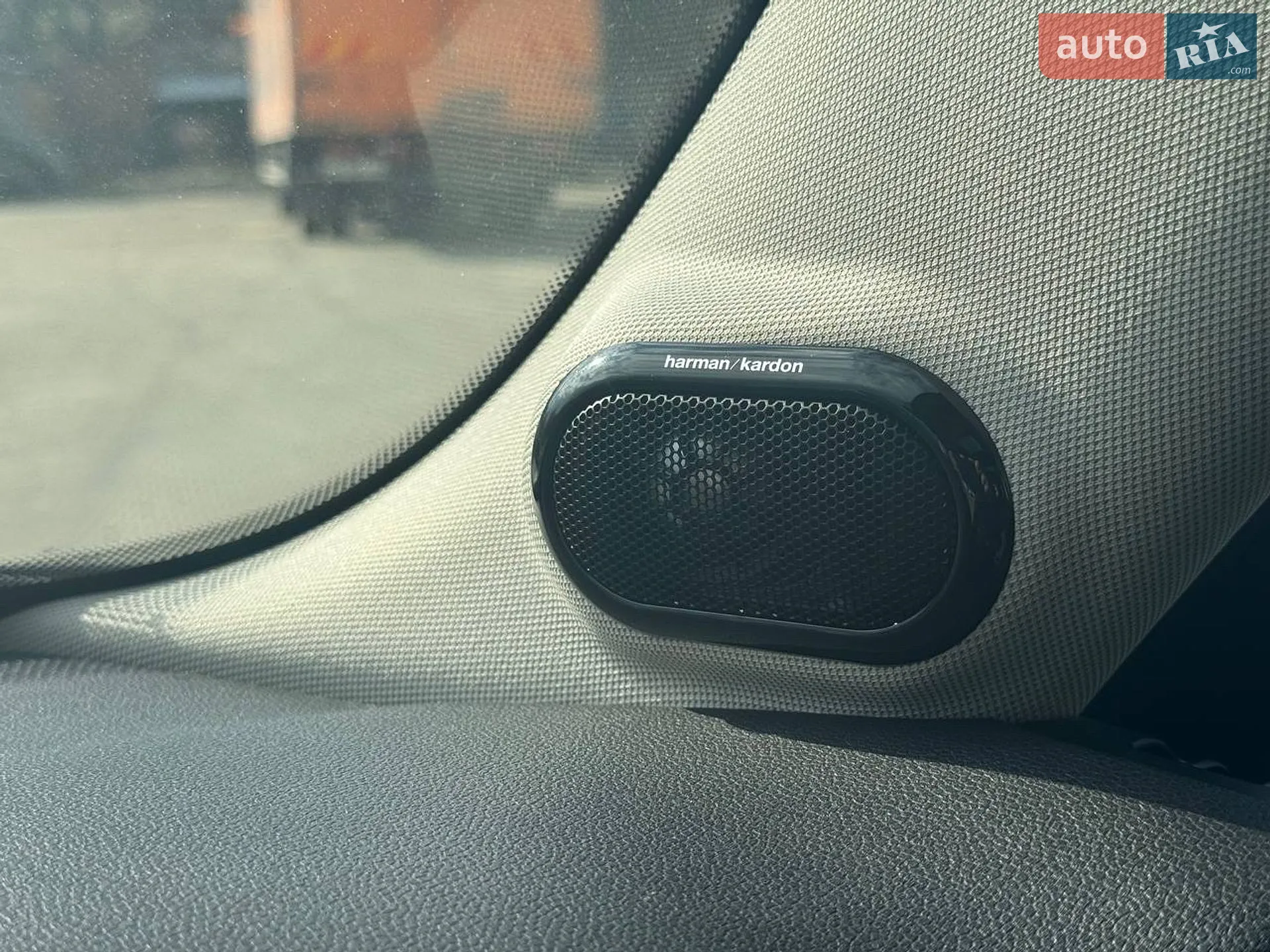 MINI Cooper 2015 VIN WMWXP7C50G3B33618 фото оголошення 24 з 28