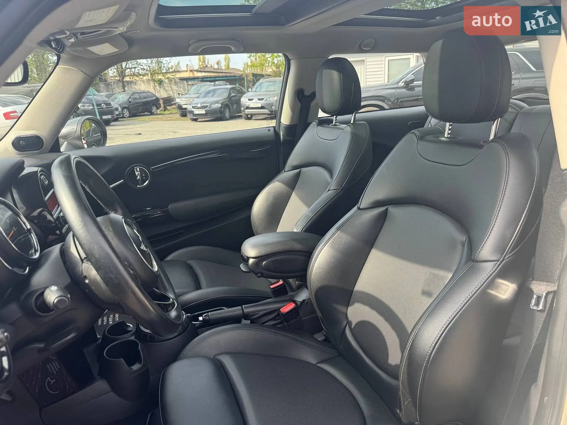 MINI Cooper 2015 VIN WMWXP7C50G3B33618 фото оголошення 26 з 28