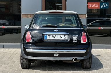Хэтчбек MINI Cooper 2004 в Одессе