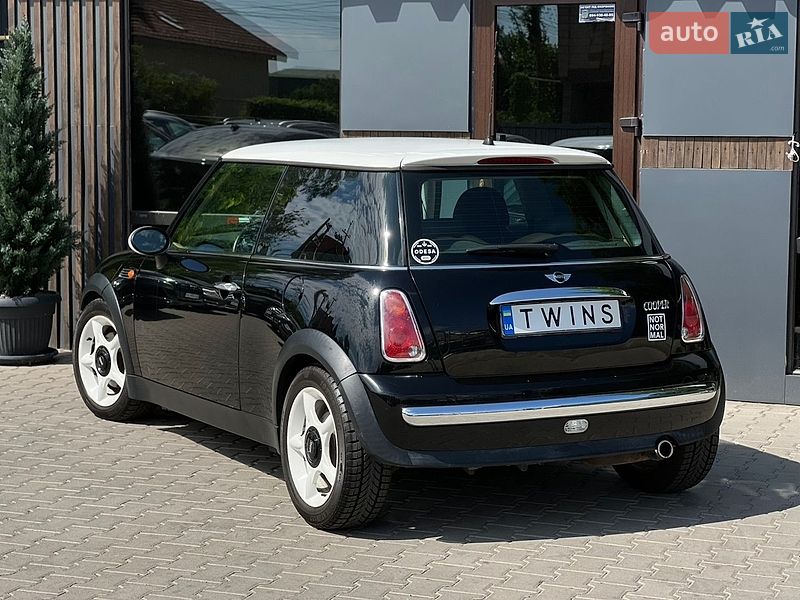 Хэтчбек MINI Cooper 2004 в Одессе