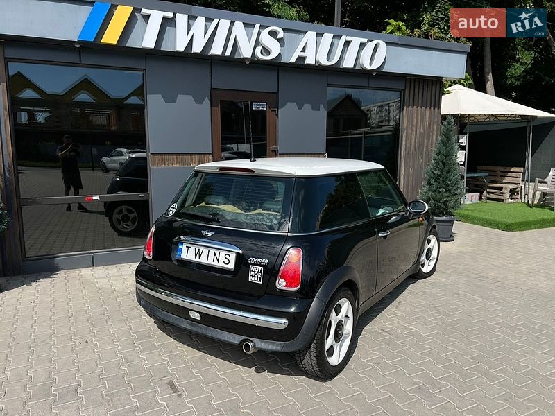 Хэтчбек MINI Cooper 2004 в Одессе