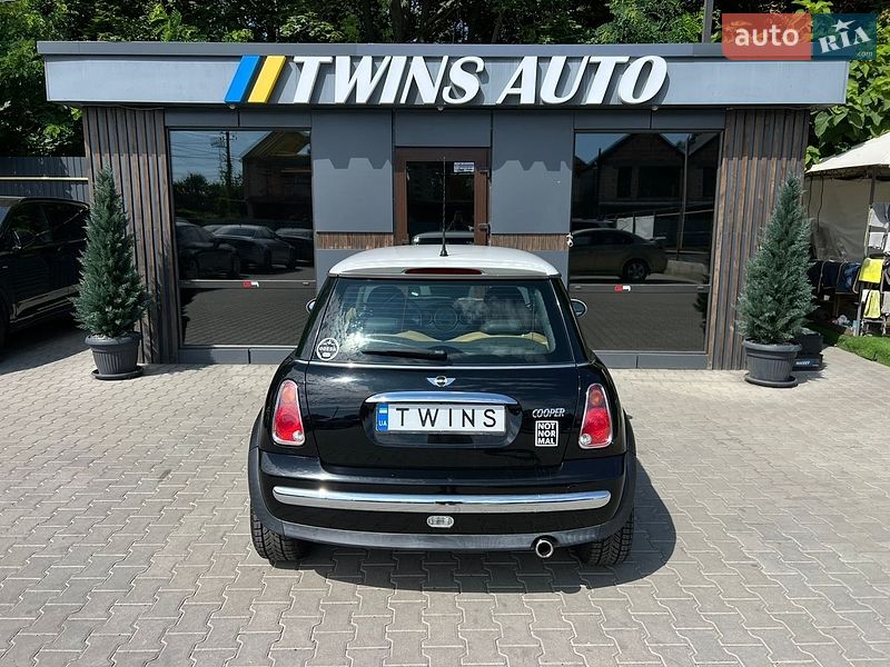 Хэтчбек MINI Cooper 2004 в Одессе