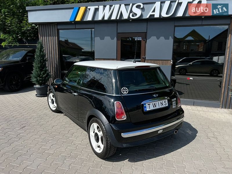 Хэтчбек MINI Cooper 2004 в Одессе