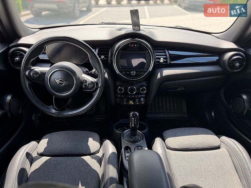 Хетчбек MINI Cooper 2021 в Городку