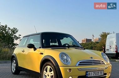 MINI Cooper  2005