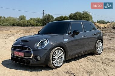 Хэтчбек MINI Cooper 2016 в Львове Хэтчбек MINI Cooper 2016 в Львове