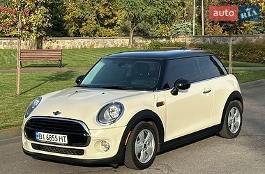 Хэтчбек MINI Cooper 2015 в Кременчуге Хэтчбек MINI Cooper 2015 в Кременчуге