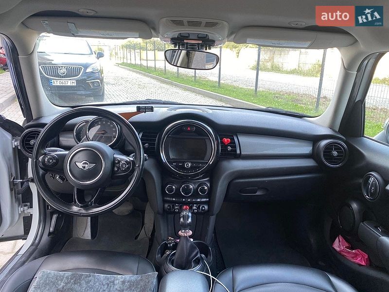 Хетчбек MINI Cooper 2015 в Івано-Франківську