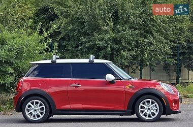 Хэтчбек MINI Cooper 2016 в Хмельницком