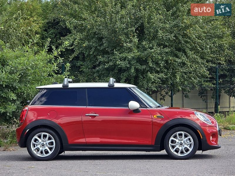 Хэтчбек MINI Cooper 2016 в Хмельницком