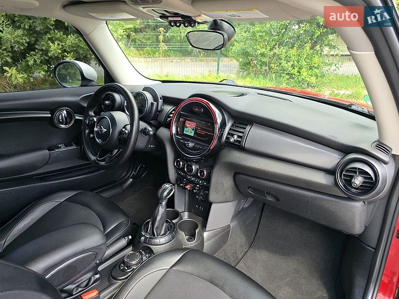 Хэтчбек MINI Cooper 2016 в Хмельницком