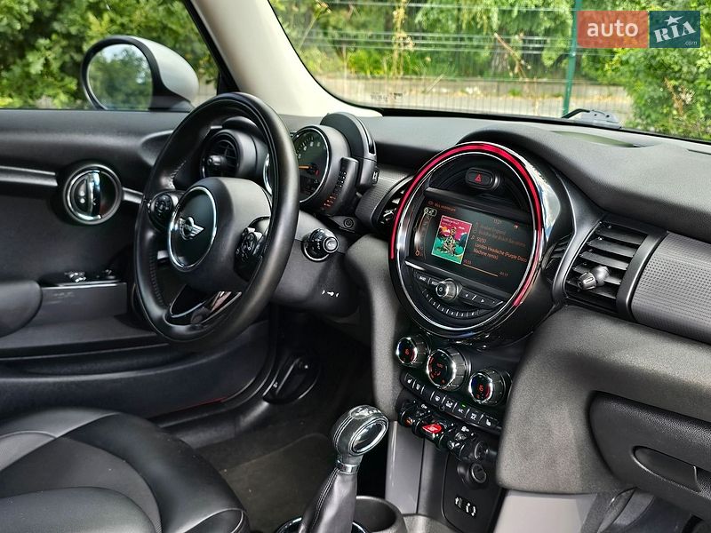Хэтчбек MINI Cooper 2016 в Хмельницком