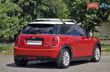 Хэтчбек MINI Cooper 2016 в Хмельницком