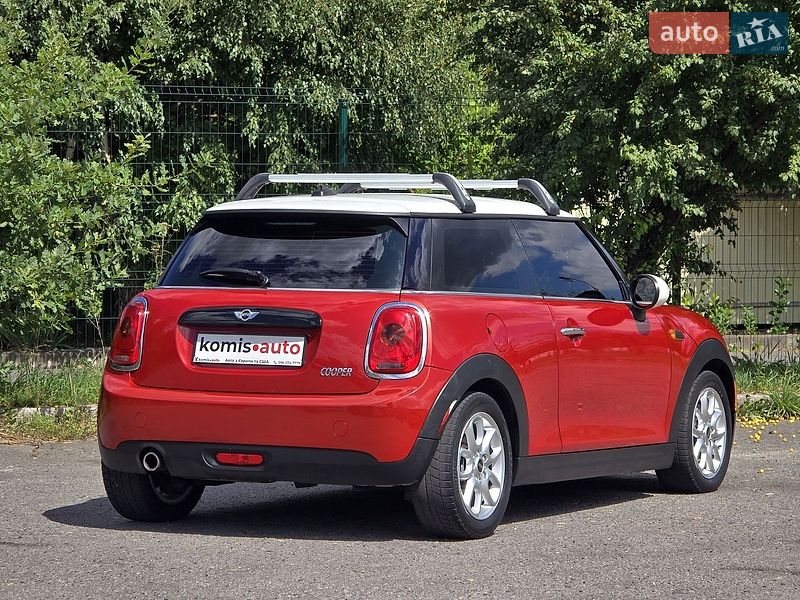 Хэтчбек MINI Cooper 2016 в Хмельницком