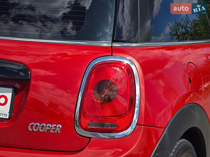 Хэтчбек MINI Cooper 2016 в Хмельницком
