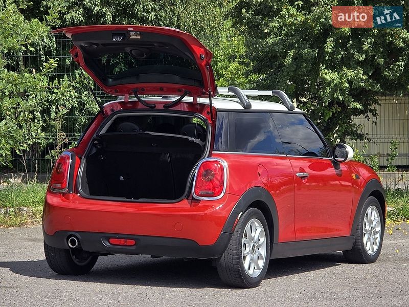 Хэтчбек MINI Cooper 2016 в Хмельницком