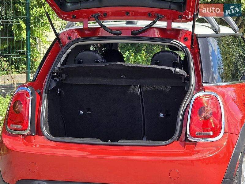 Хэтчбек MINI Cooper 2016 в Хмельницком