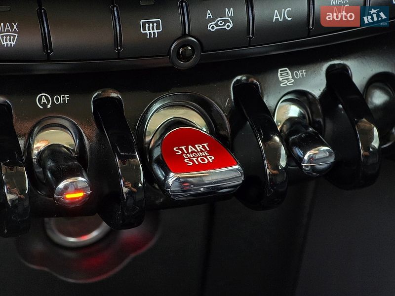 Хэтчбек MINI Cooper 2016 в Хмельницком