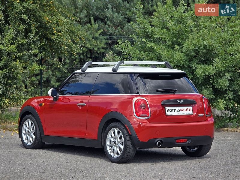 Хэтчбек MINI Cooper 2016 в Хмельницком