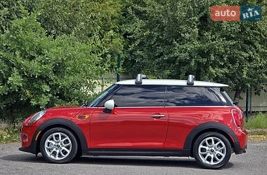 Хэтчбек MINI Cooper 2016 в Хмельницком