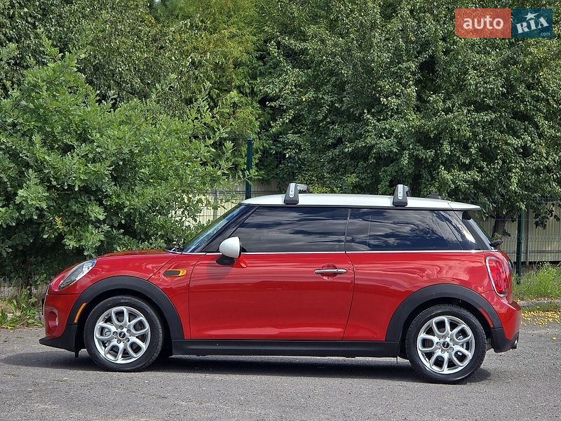 Хэтчбек MINI Cooper 2016 в Хмельницком