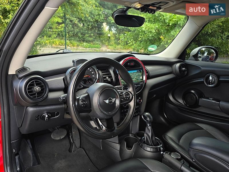 Хэтчбек MINI Cooper 2016 в Хмельницком