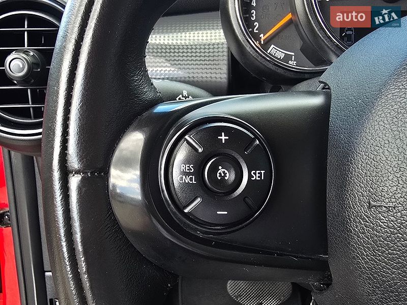 Хэтчбек MINI Cooper 2016 в Хмельницком