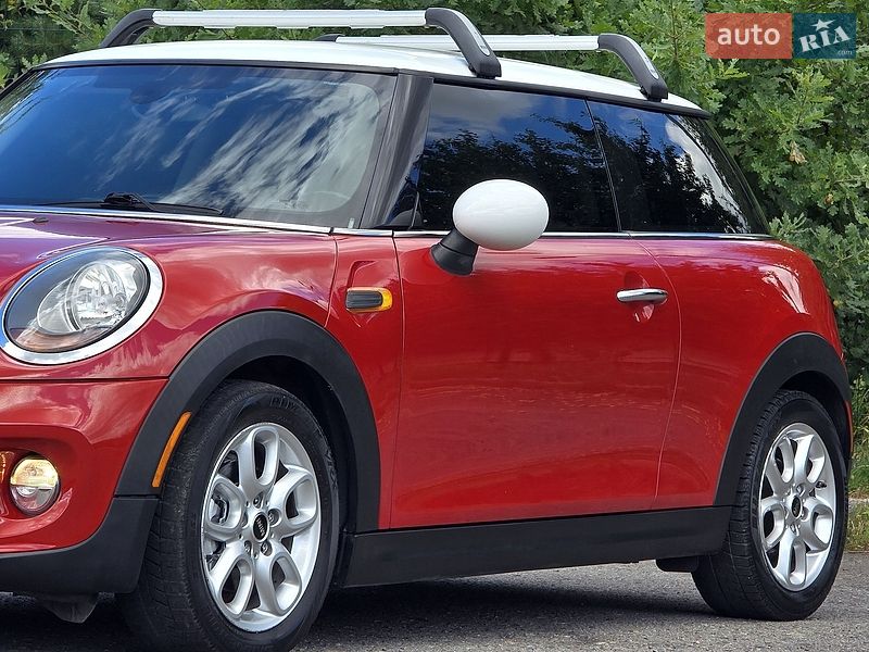 Хэтчбек MINI Cooper 2016 в Хмельницком