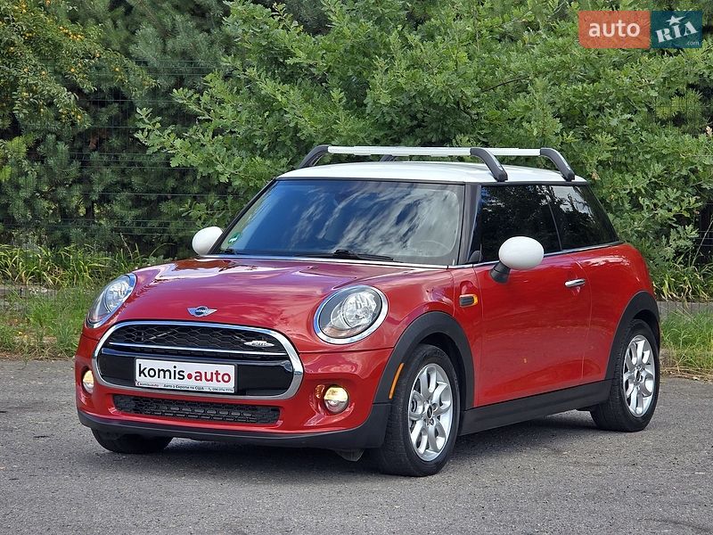 Хэтчбек MINI Cooper 2016 в Хмельницком