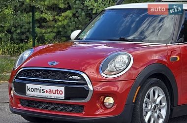 Хэтчбек MINI Cooper 2016 в Хмельницком