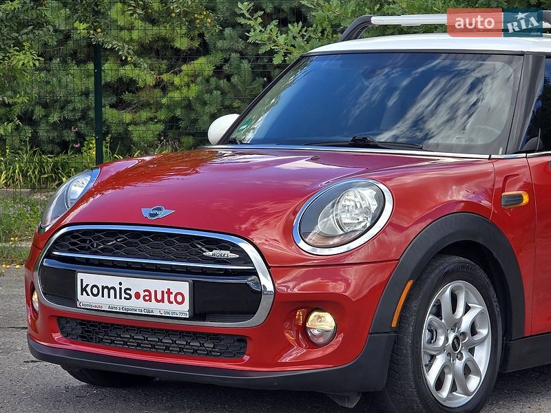 Хэтчбек MINI Cooper 2016 в Хмельницком
