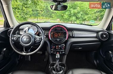 Хэтчбек MINI Cooper 2016 в Хмельницком