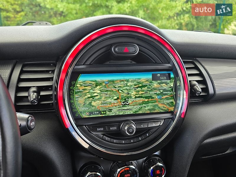 Хэтчбек MINI Cooper 2016 в Хмельницком