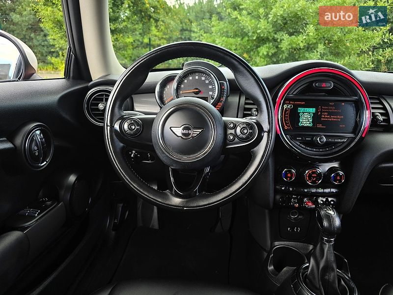Хэтчбек MINI Cooper 2016 в Хмельницком