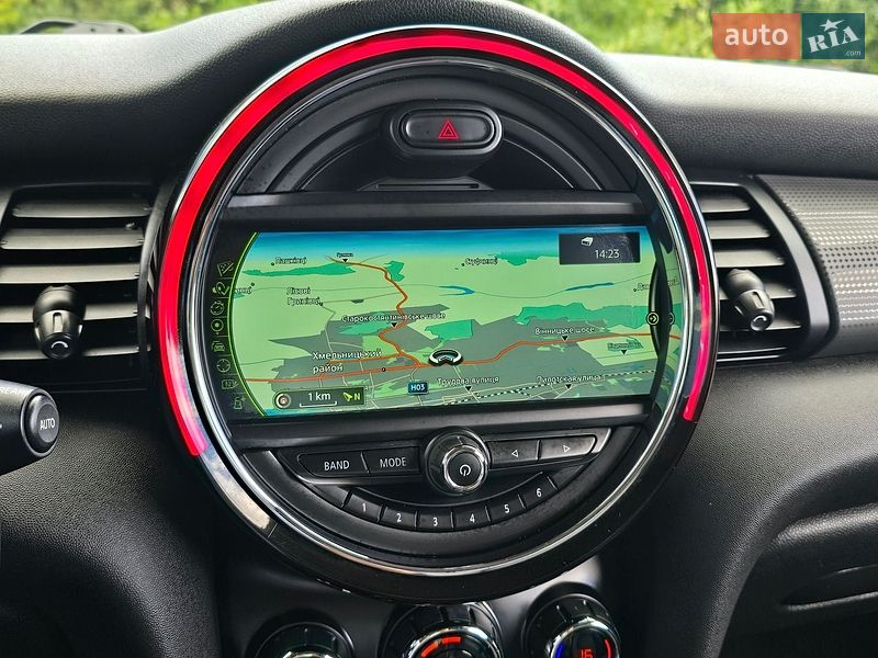 Хэтчбек MINI Cooper 2016 в Хмельницком