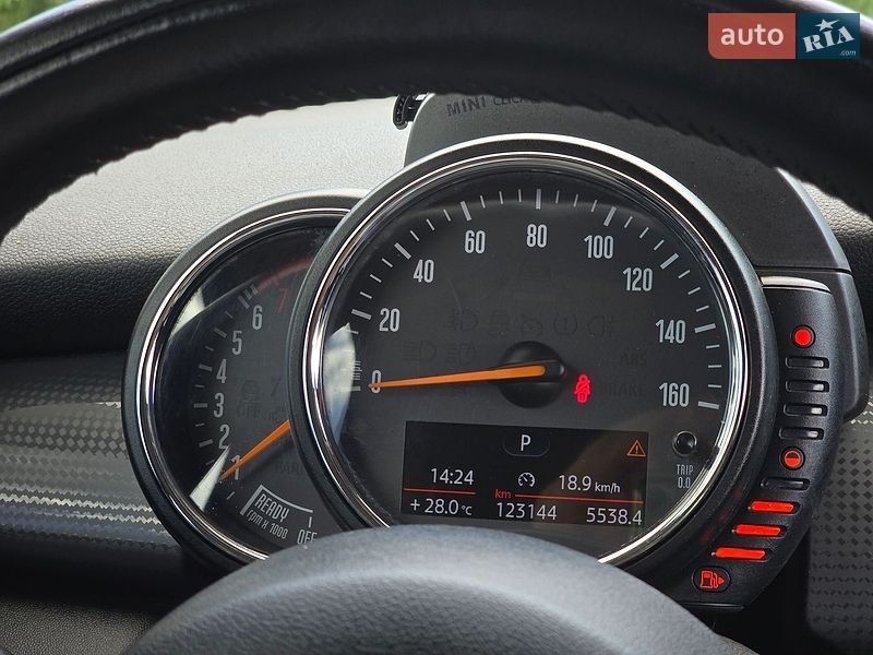 Хэтчбек MINI Cooper 2016 в Хмельницком