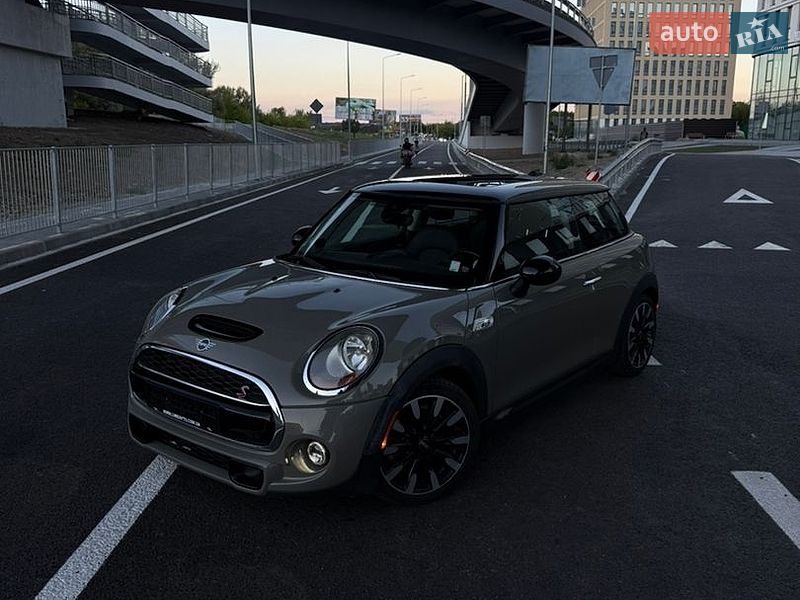 Хетчбек MINI Cooper 2018 в Івано-Франківську