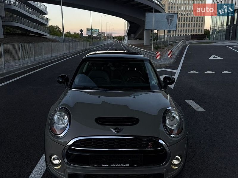 Хетчбек MINI Cooper 2018 в Івано-Франківську