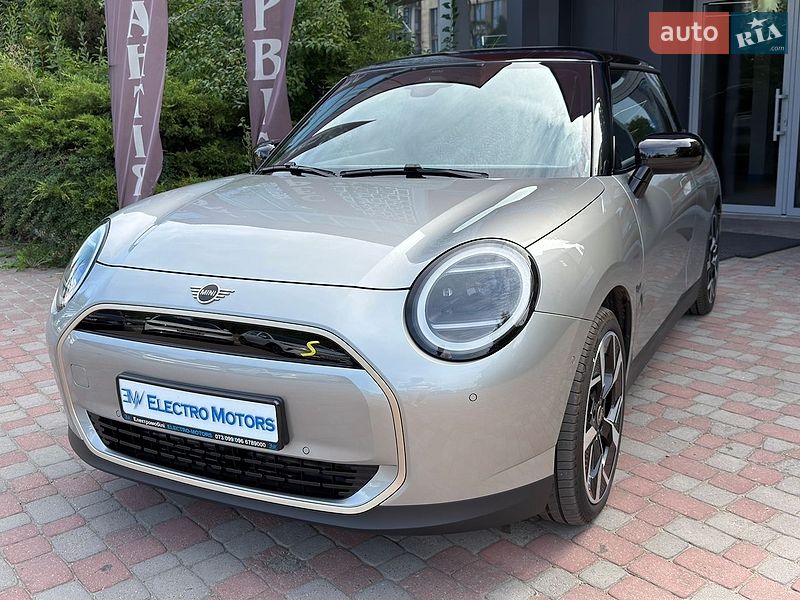 Хэтчбек MINI Cooper 2024 в Львове