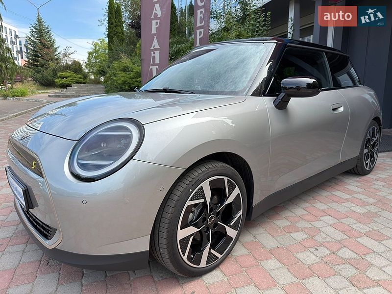 Хэтчбек MINI Cooper 2024 в Львове
