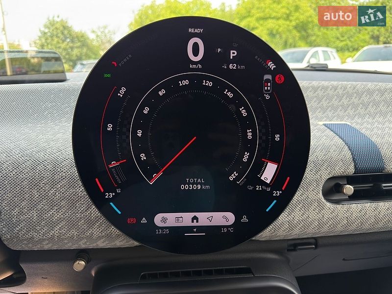 Хэтчбек MINI Cooper 2024 в Львове