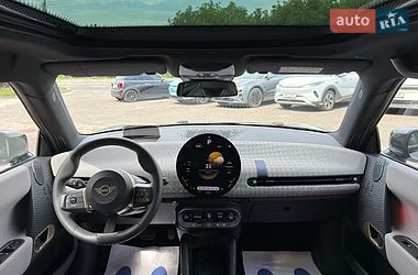 Хэтчбек MINI Cooper 2024 в Львове