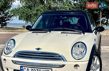 MINI Cooper  2005
