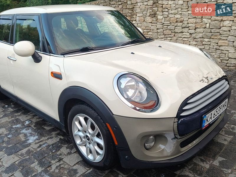 Хетчбек MINI Cooper 2014 в Острозі