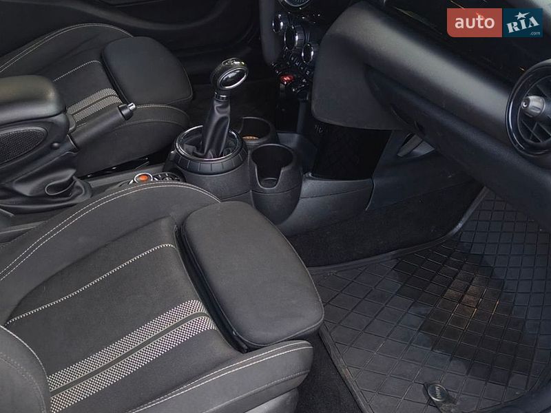 Хетчбек MINI Cooper 2014 в Острозі