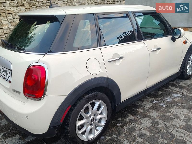 Хетчбек MINI Cooper 2014 в Острозі