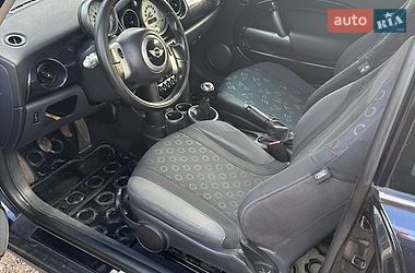Хэтчбек MINI Cooper 2006 в Глыбокой