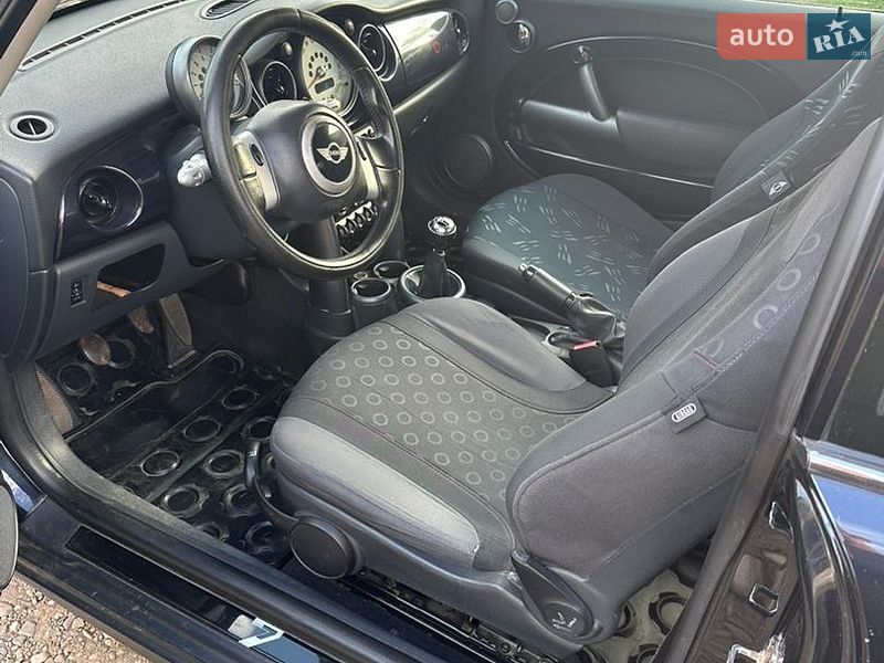 Хэтчбек MINI Cooper 2006 в Глыбокой