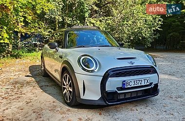 Хэтчбек MINI Cooper 2021 в Львове